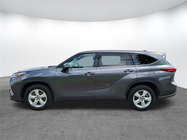 2021 Toyota Highlander Hybrid LE photo 3