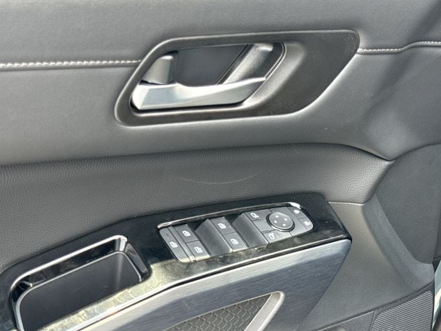 2026 Nissan Pathfinder SL - Photo 14
