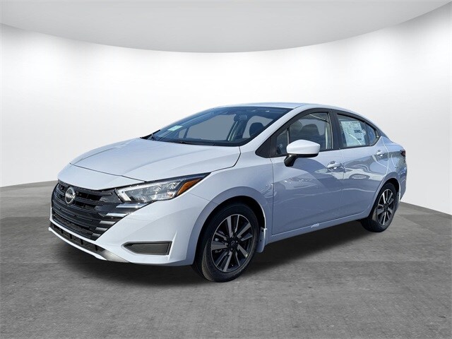 2025 Nissan Versa 1.6 SV photo 2