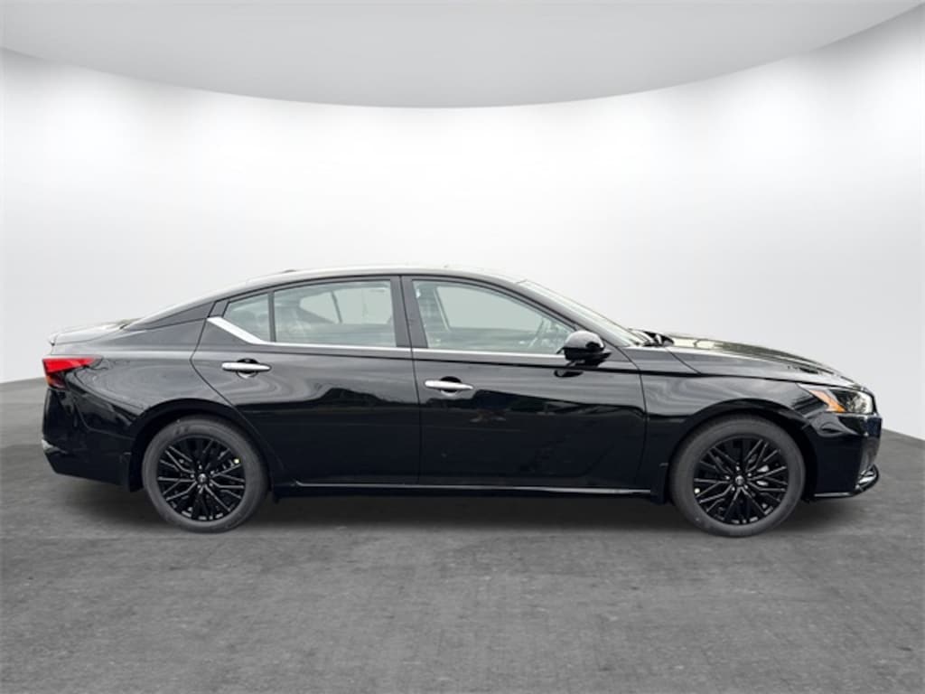 New 2025 Nissan Altima SV Sedan
