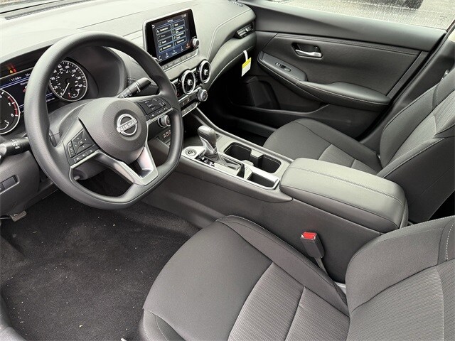 2025 Nissan Sentra SV photo 4