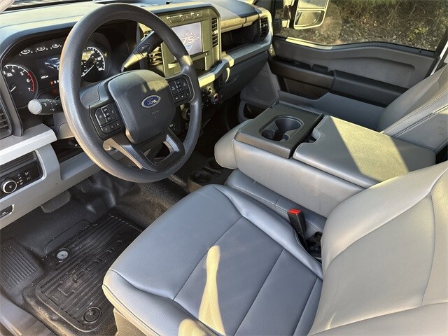 2023 Ford F-350 XL photo 4