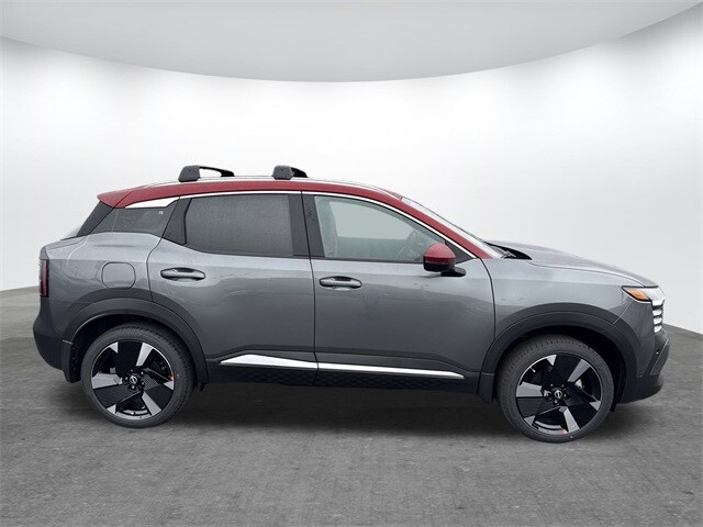 2026 Nissan Kicks SR photo 3