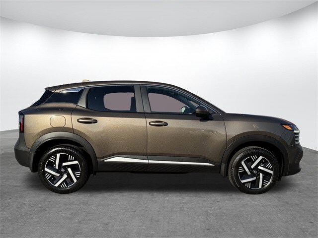 2026 Nissan Kicks SV photo 2