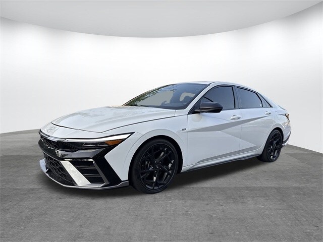 2024 Hyundai Elantra N Line photo 2