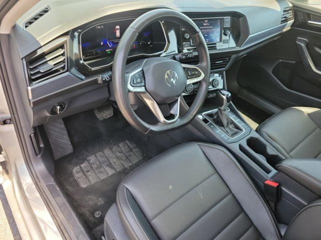 Used 2024 Volkswagen Jetta 1.5T SE Sedan