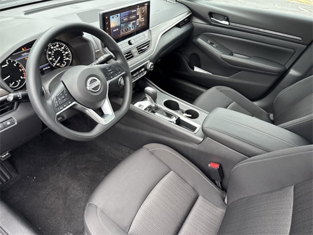 New 2025 Nissan Altima SV Sedan