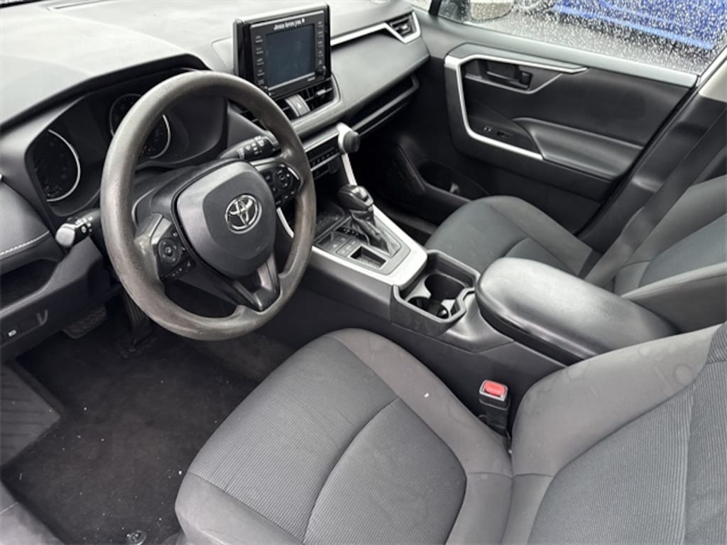 Used 2021 Toyota RAV4 LE SUV