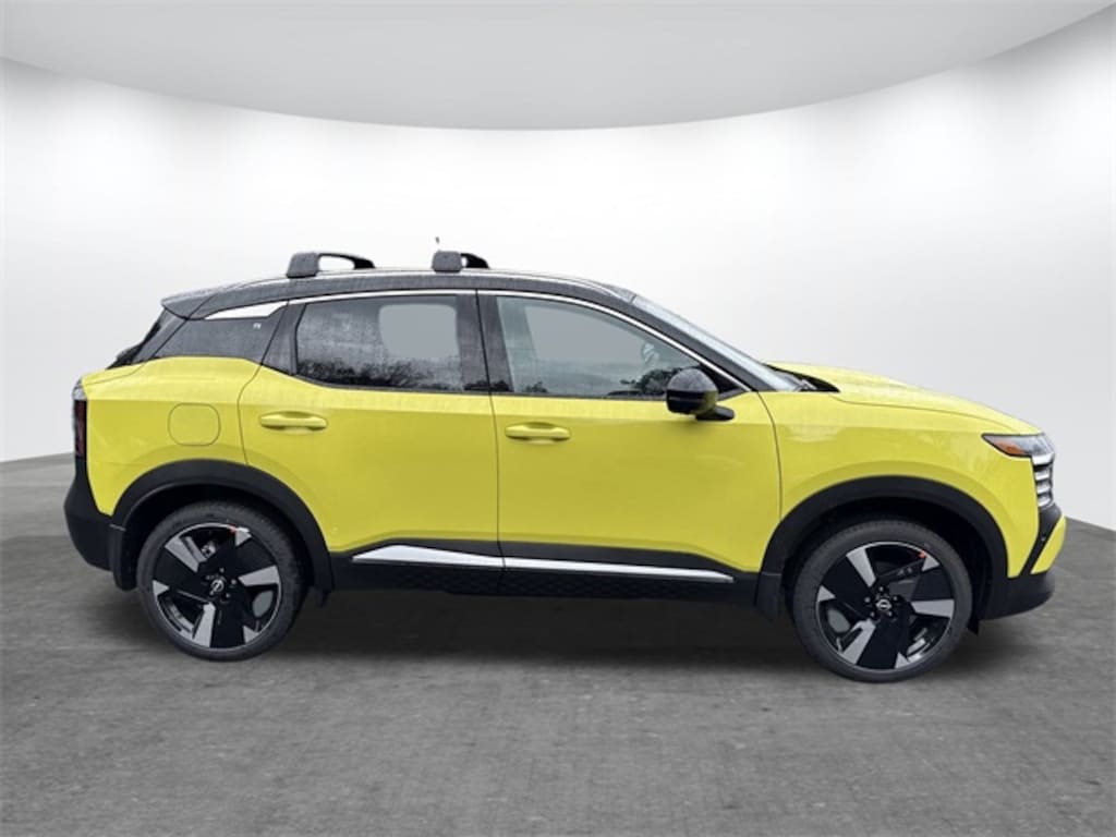 New 2026 Nissan Kicks SR SUV