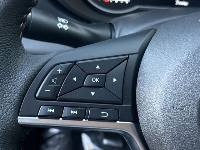 2025 Nissan Versa Sedan SR - Photo 13