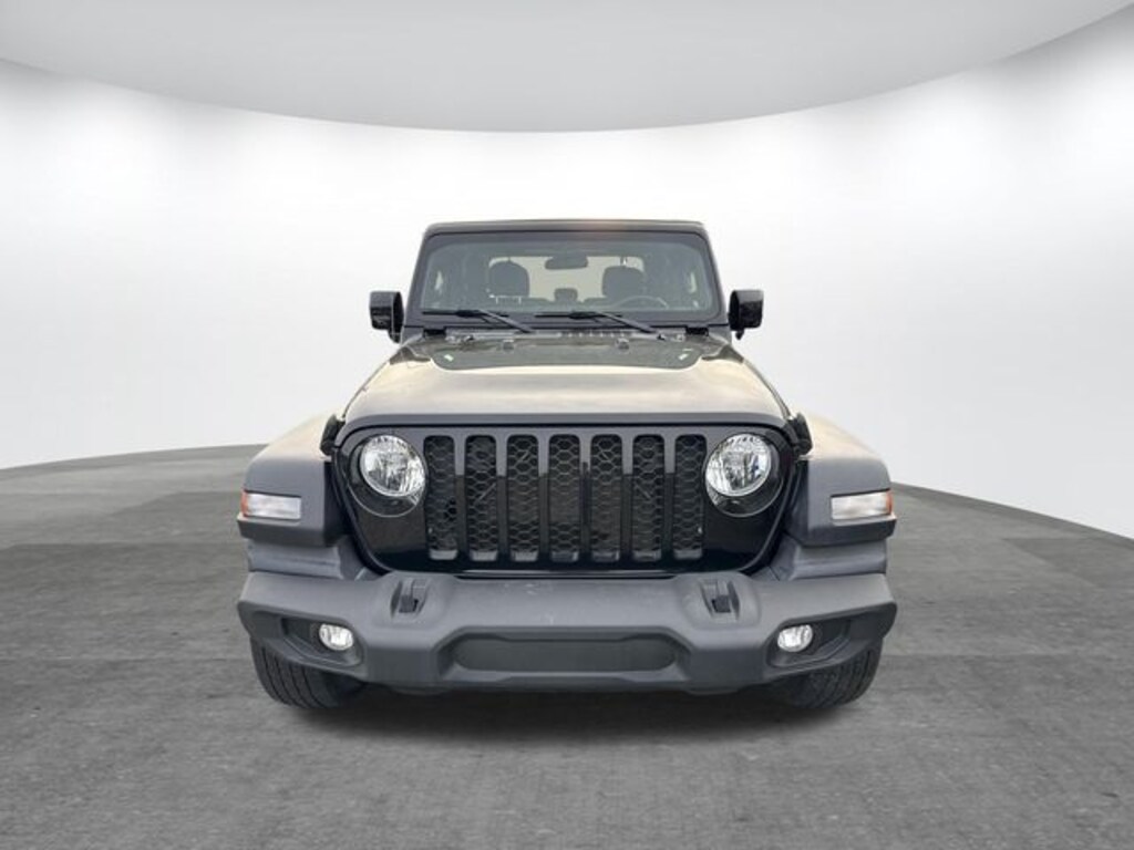 Used 2021 Jeep Gladiator Sport Truck Crew Cab