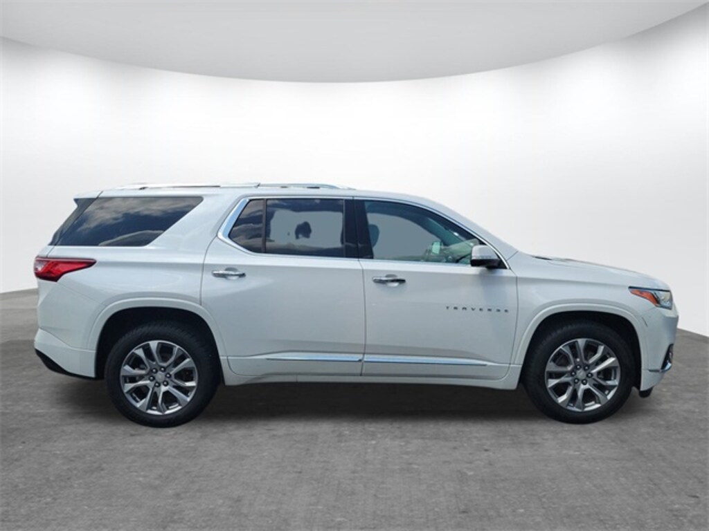 Used 2021 Chevrolet Traverse Premier SUV