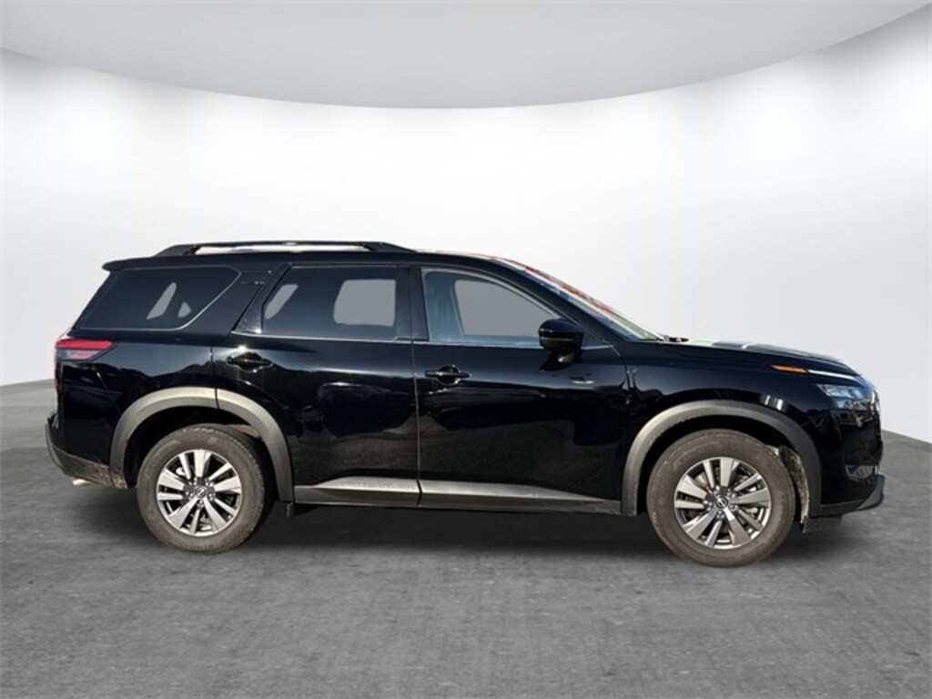 Used 2025 Nissan Pathfinder SV SUV