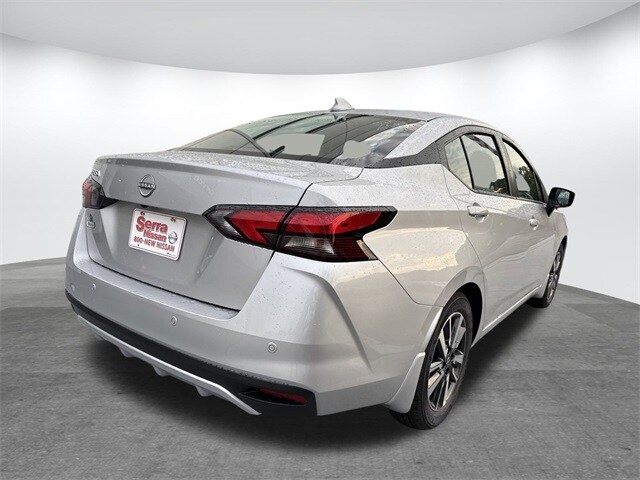2025 Nissan Versa 1.6 SV photo 3