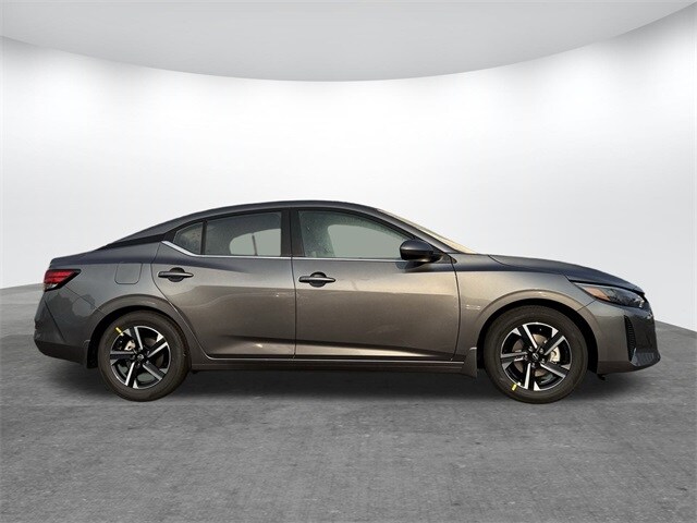 2025 Nissan Sentra SV photo 3