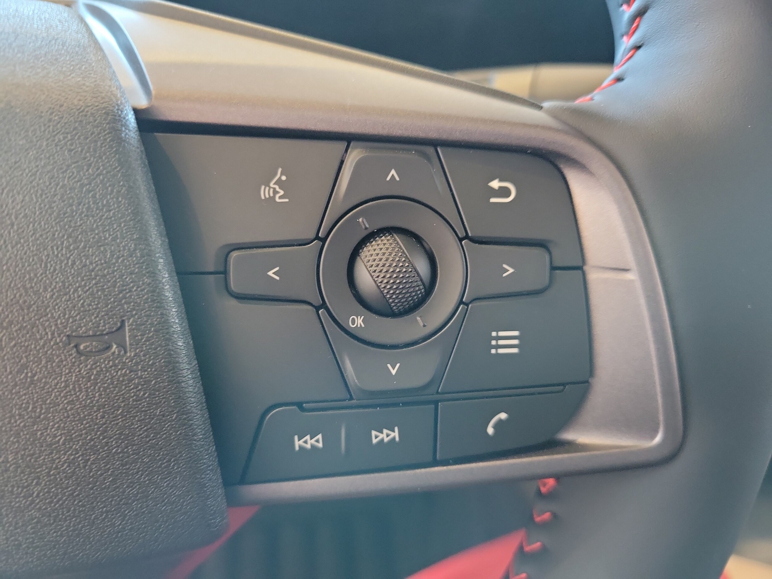 2026 Nissan Sentra SR - Photo 23