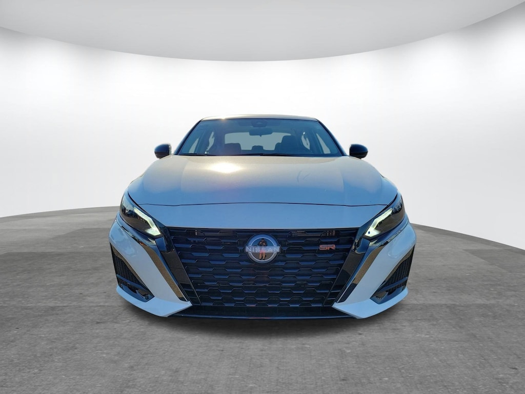 New 2025 Nissan Altima SR Sedan