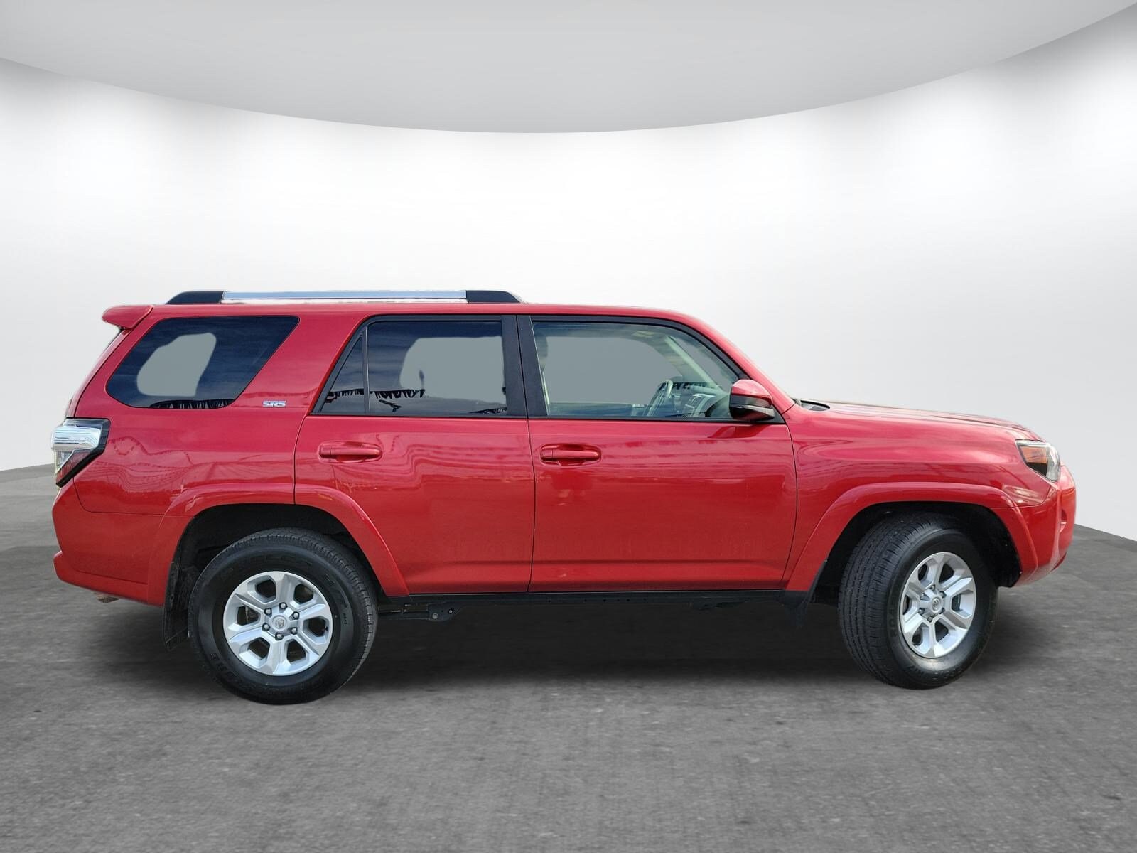 2024 Toyota 4Runner SR5 photo 4