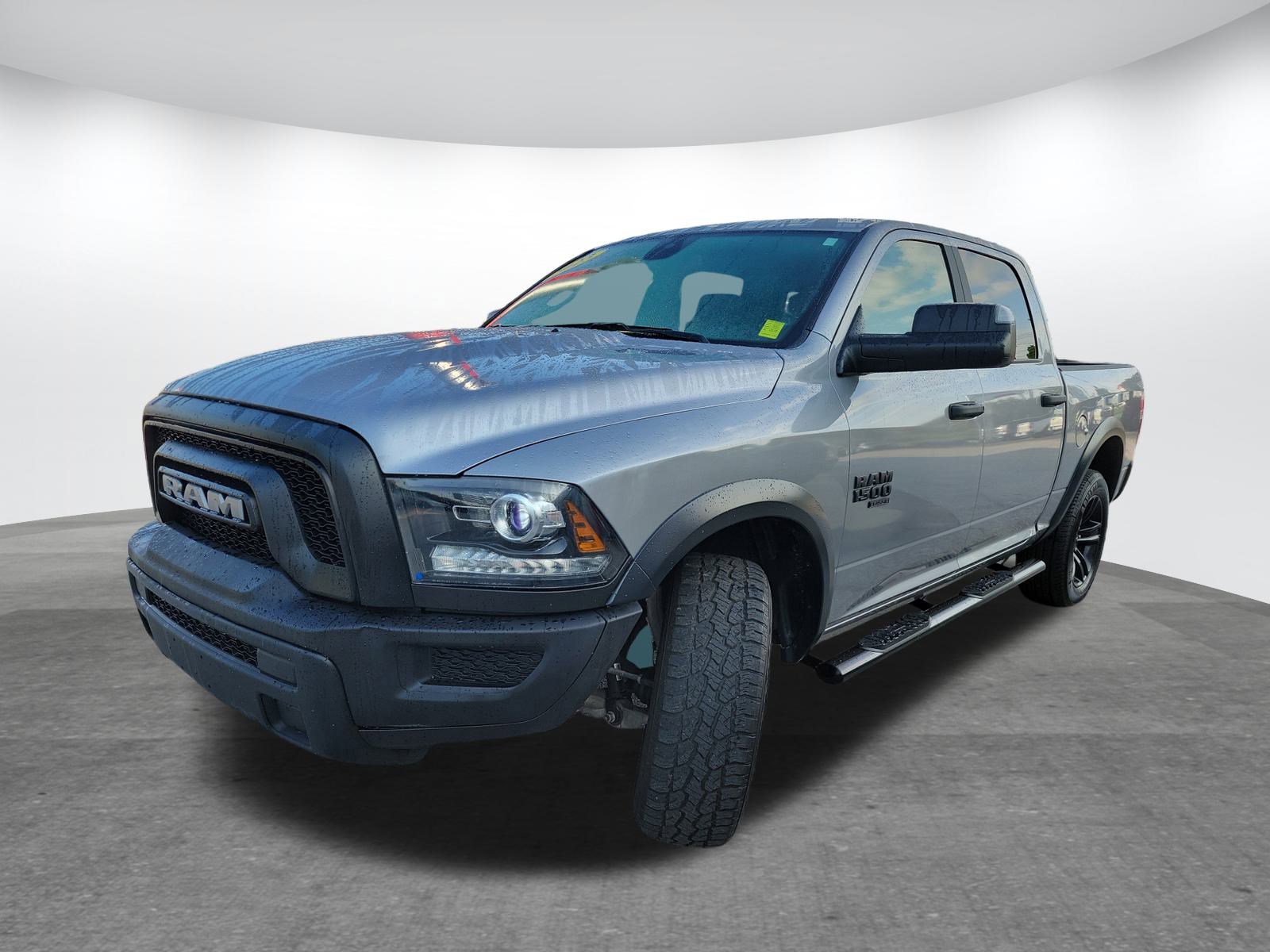 2023 Ram 1500 Classic SLT photo 3