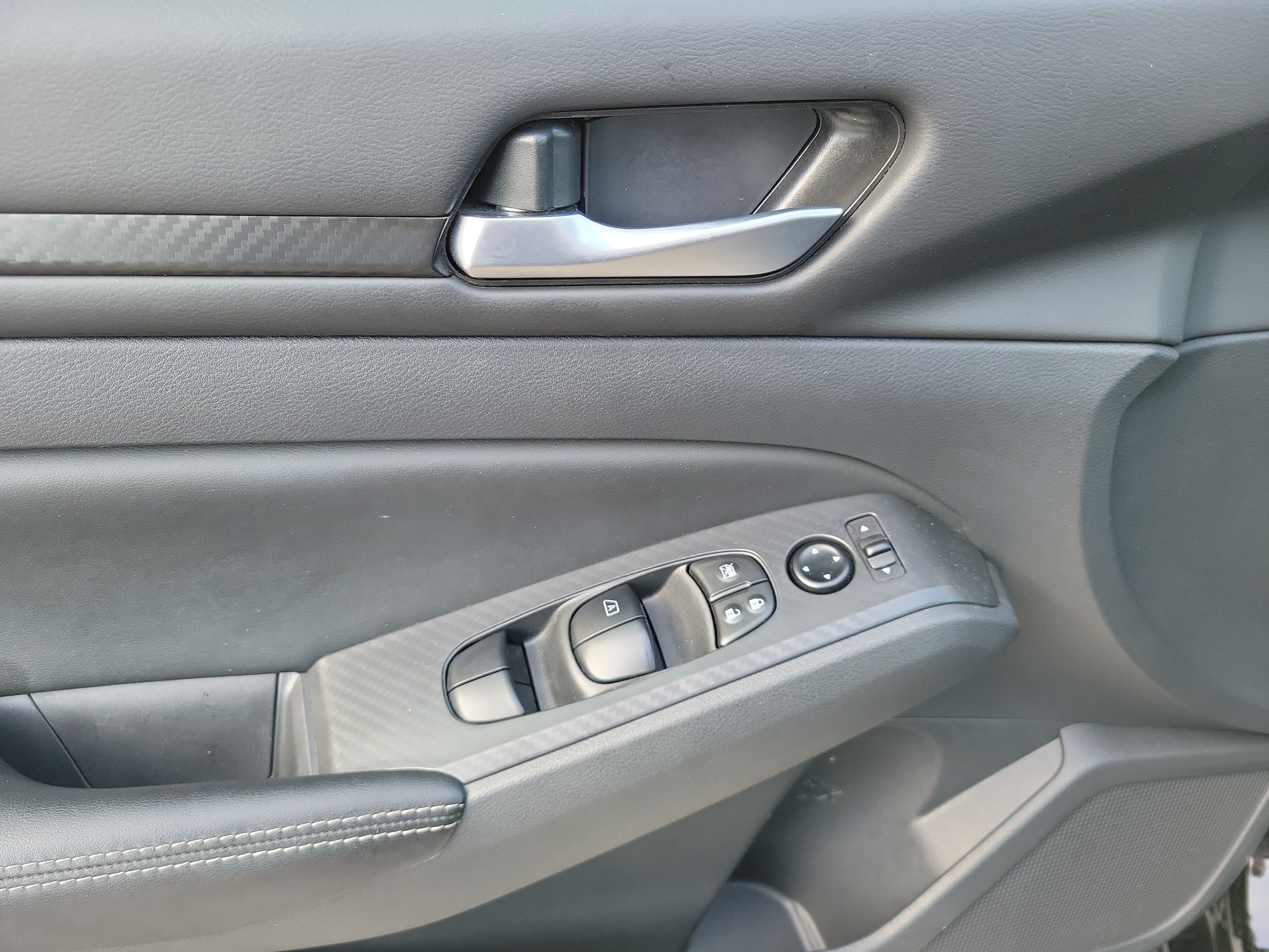 2025 Nissan Altima SV - Photo 24