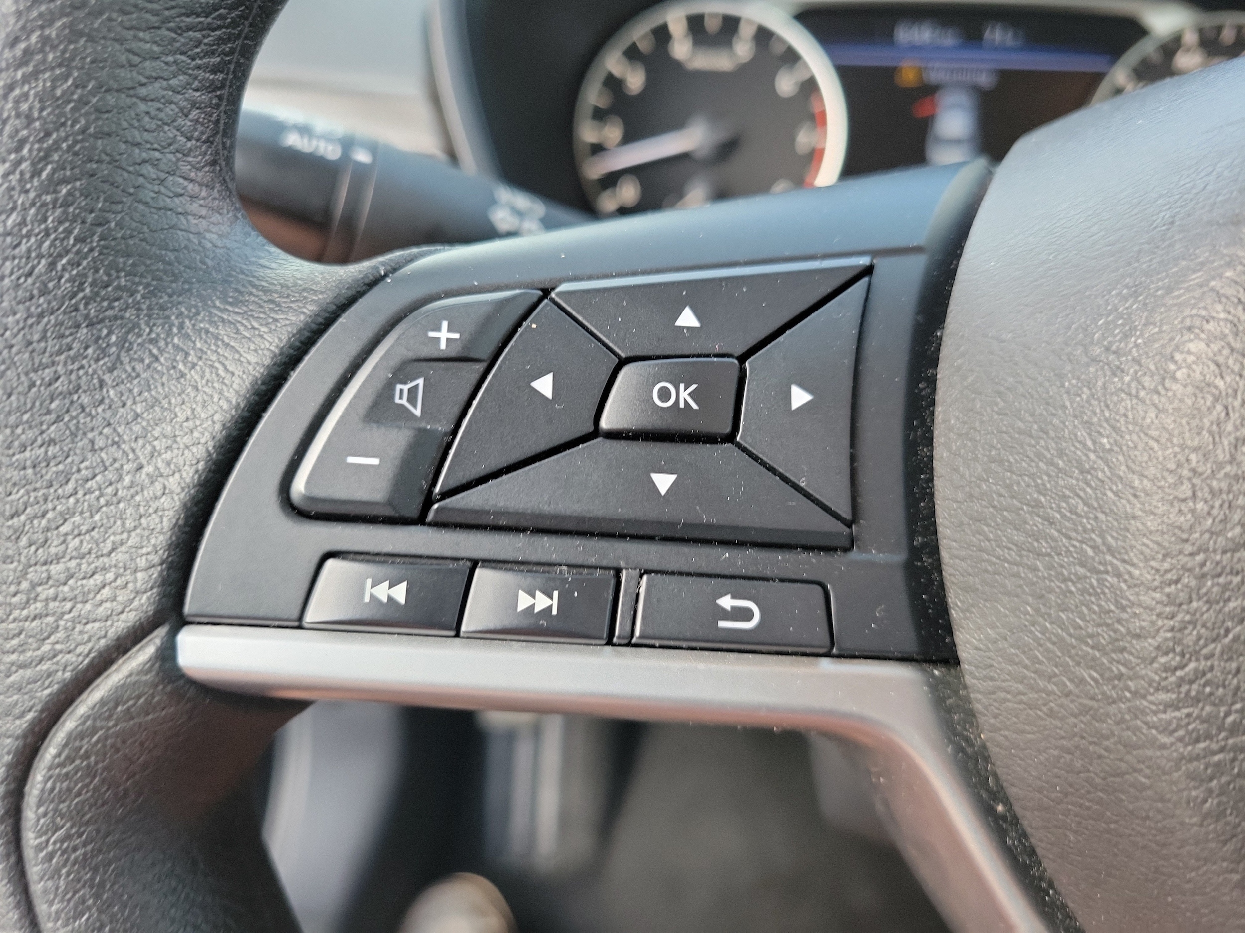 2025 Nissan Altima SV - Photo 21