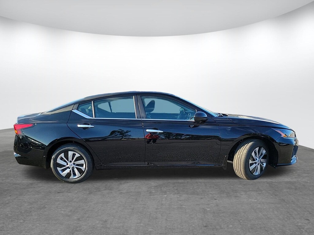 New 2025 Nissan Altima S Sedan