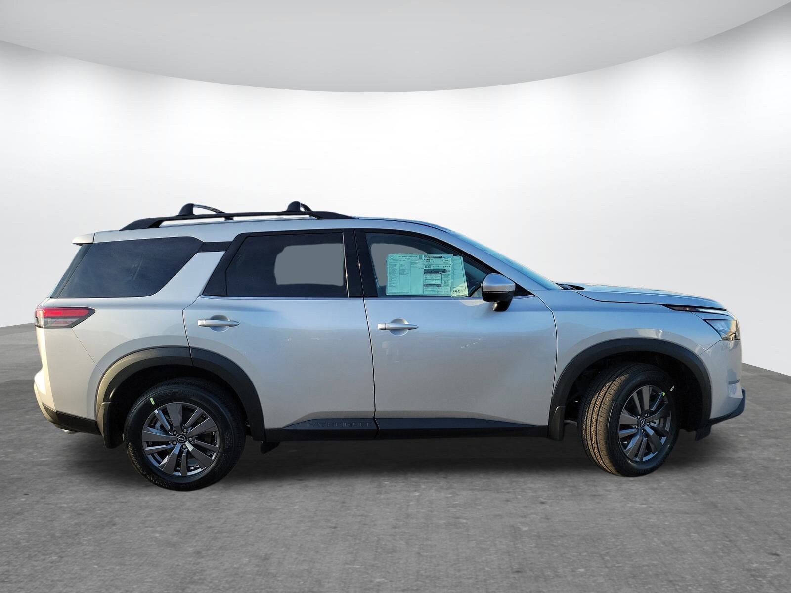 2025 Nissan Pathfinder SV photo 3