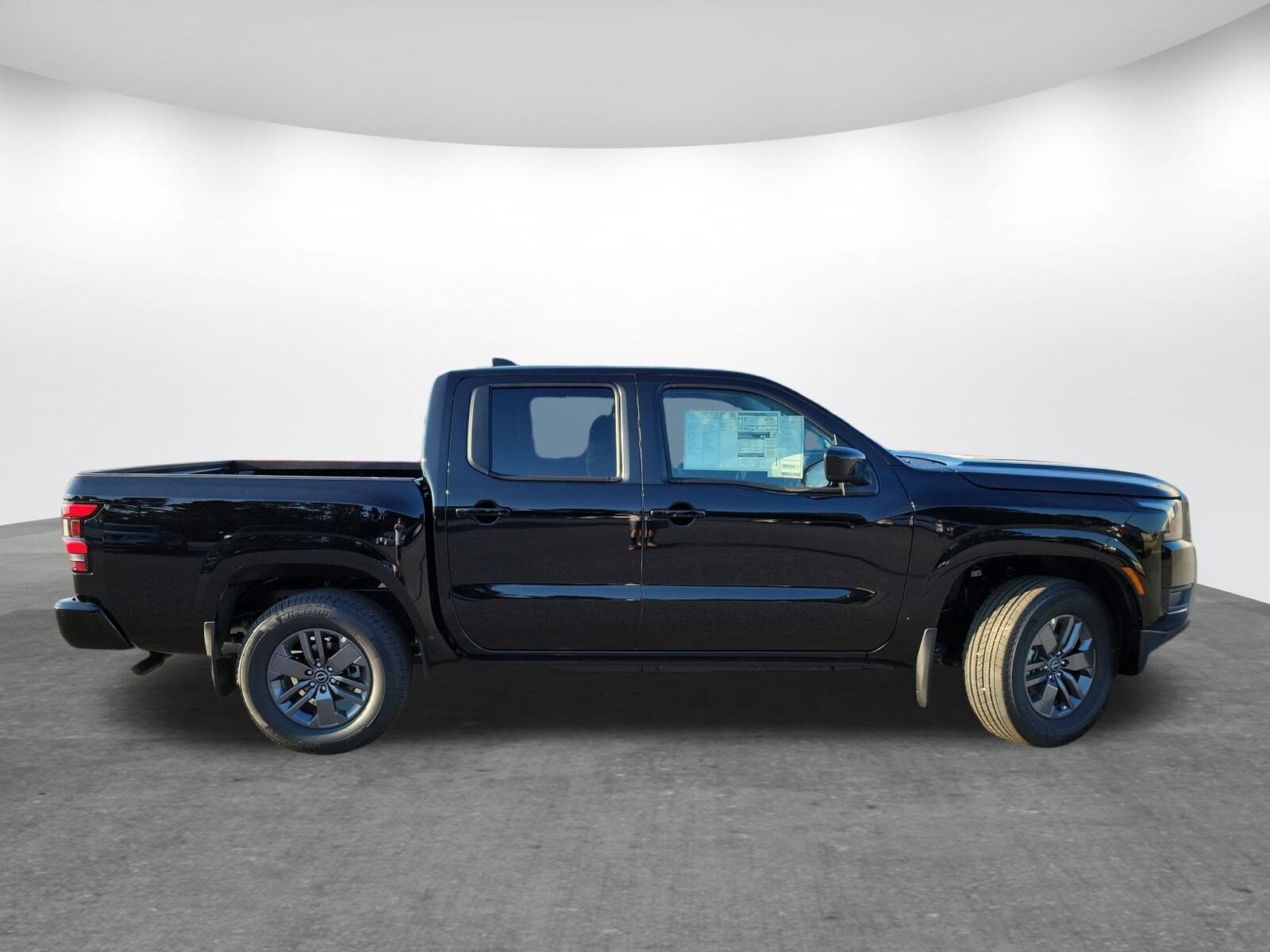 2026 Nissan Frontier SV photo 4