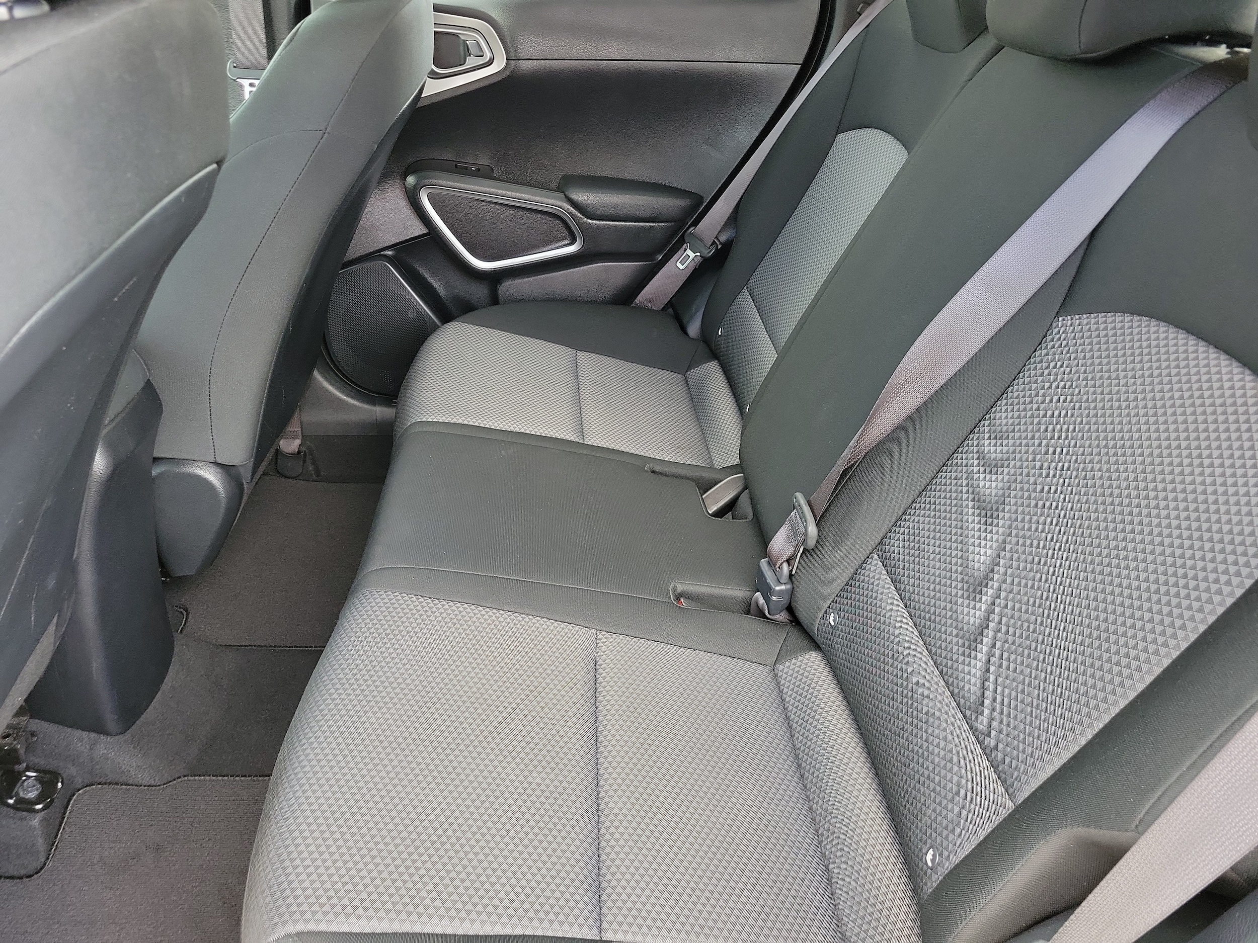 2025 Kia Soul LX - Photo 12
