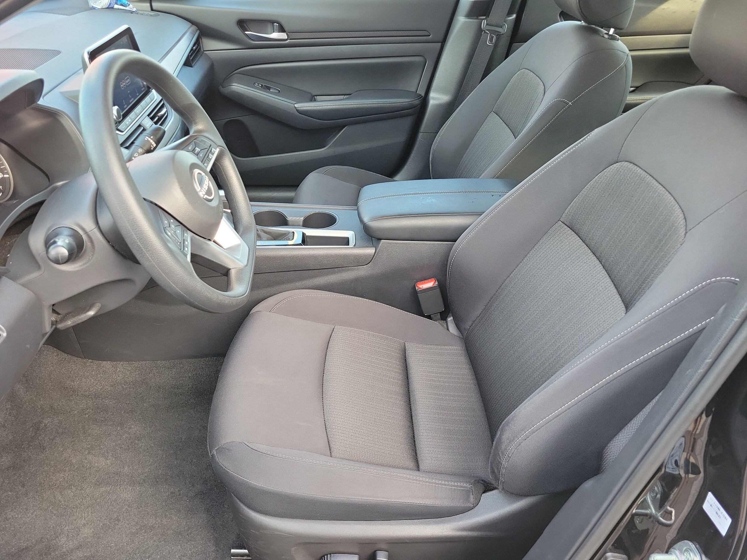 2025 Nissan Altima SV - Photo 9