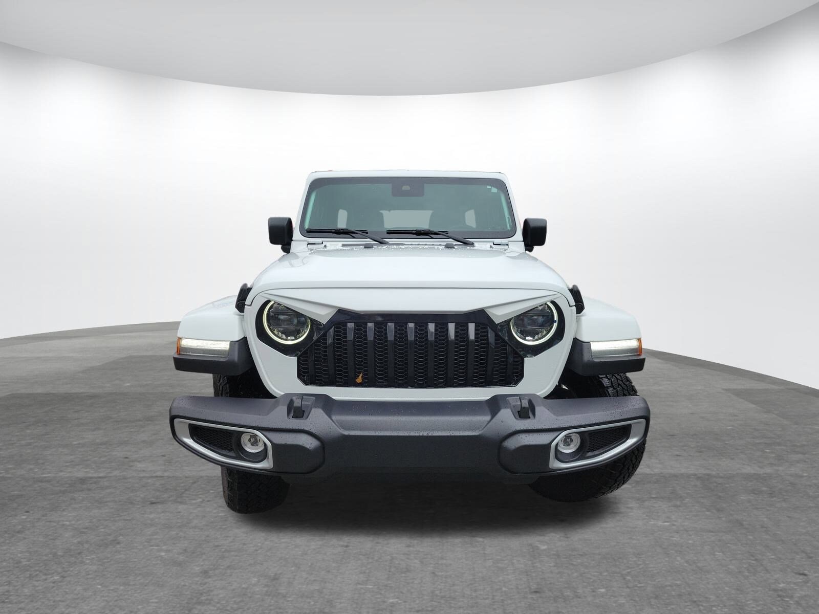 2024 Jeep Wrangler Sahara photo 2