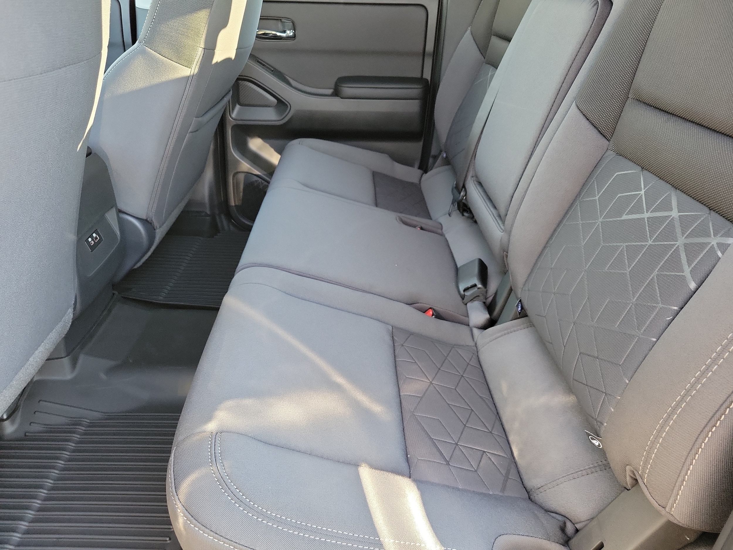 2026 Nissan Frontier SV - Photo 16
