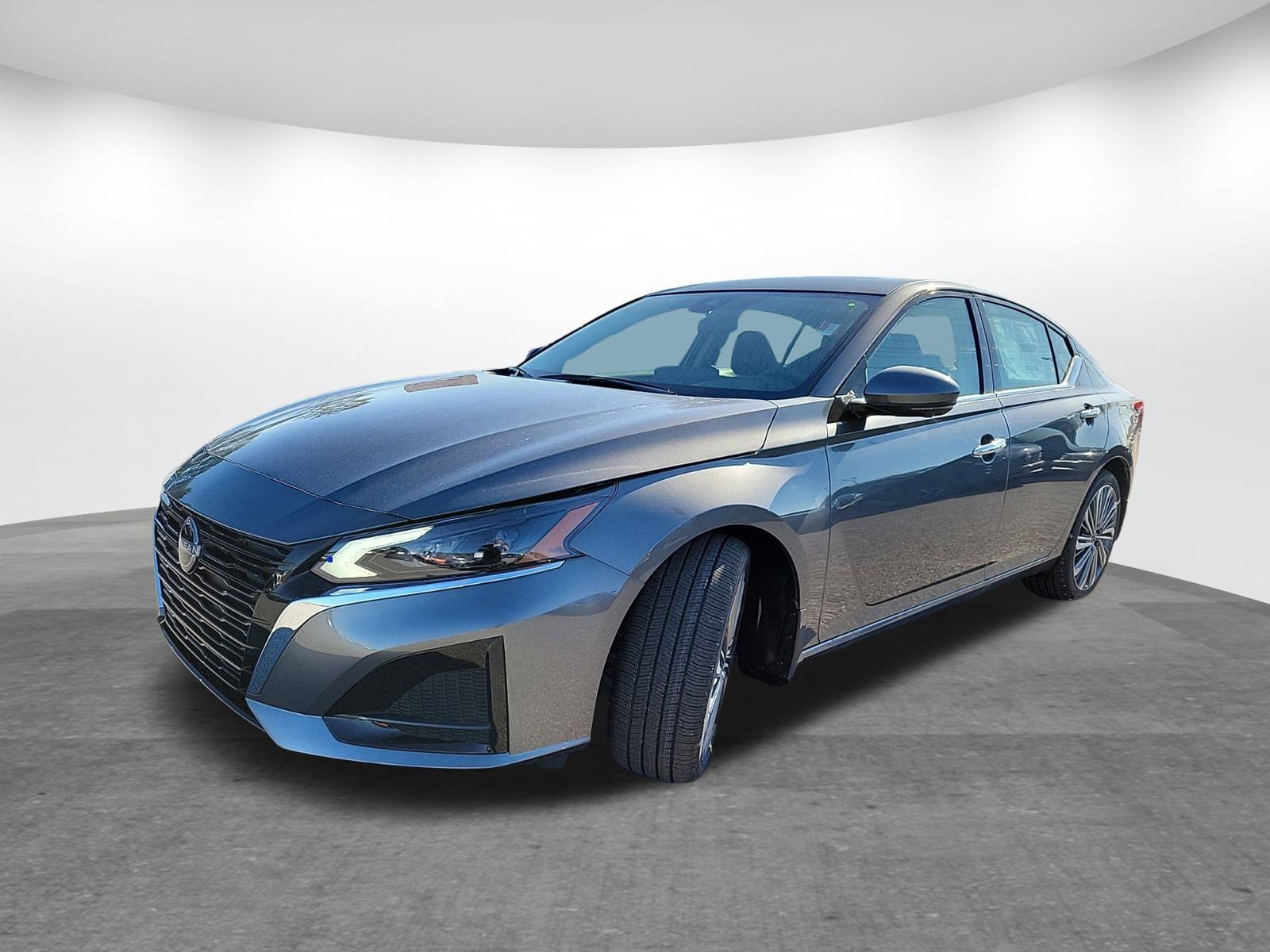 2025 Nissan Altima SL photo 3