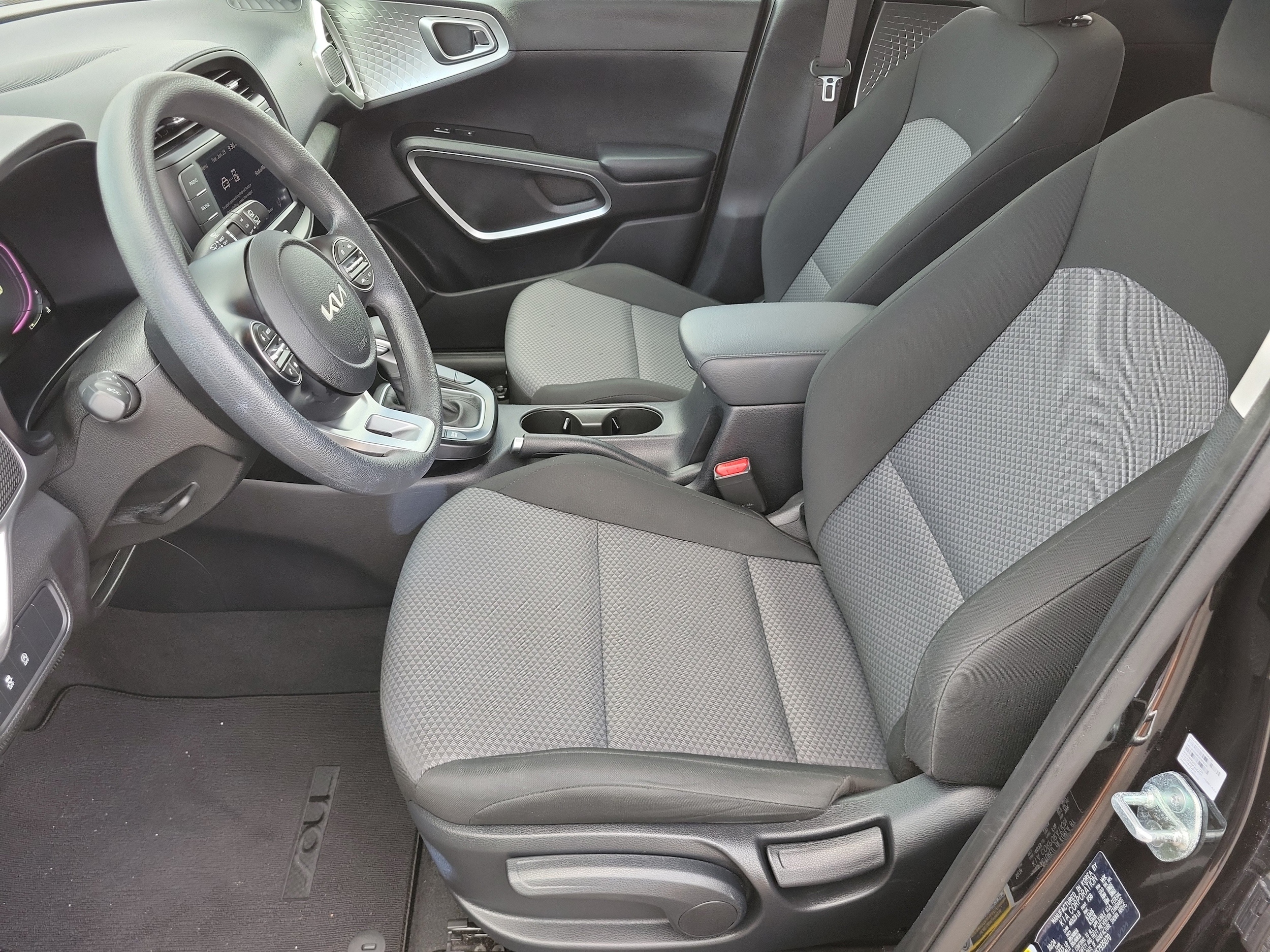 2025 Kia Soul LX - Photo 9
