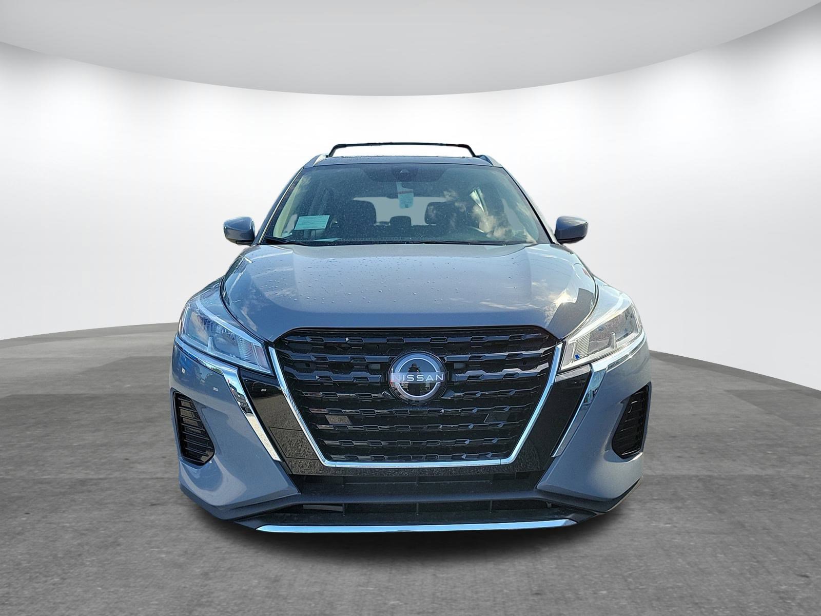 2024 Nissan Kicks SV photo 2