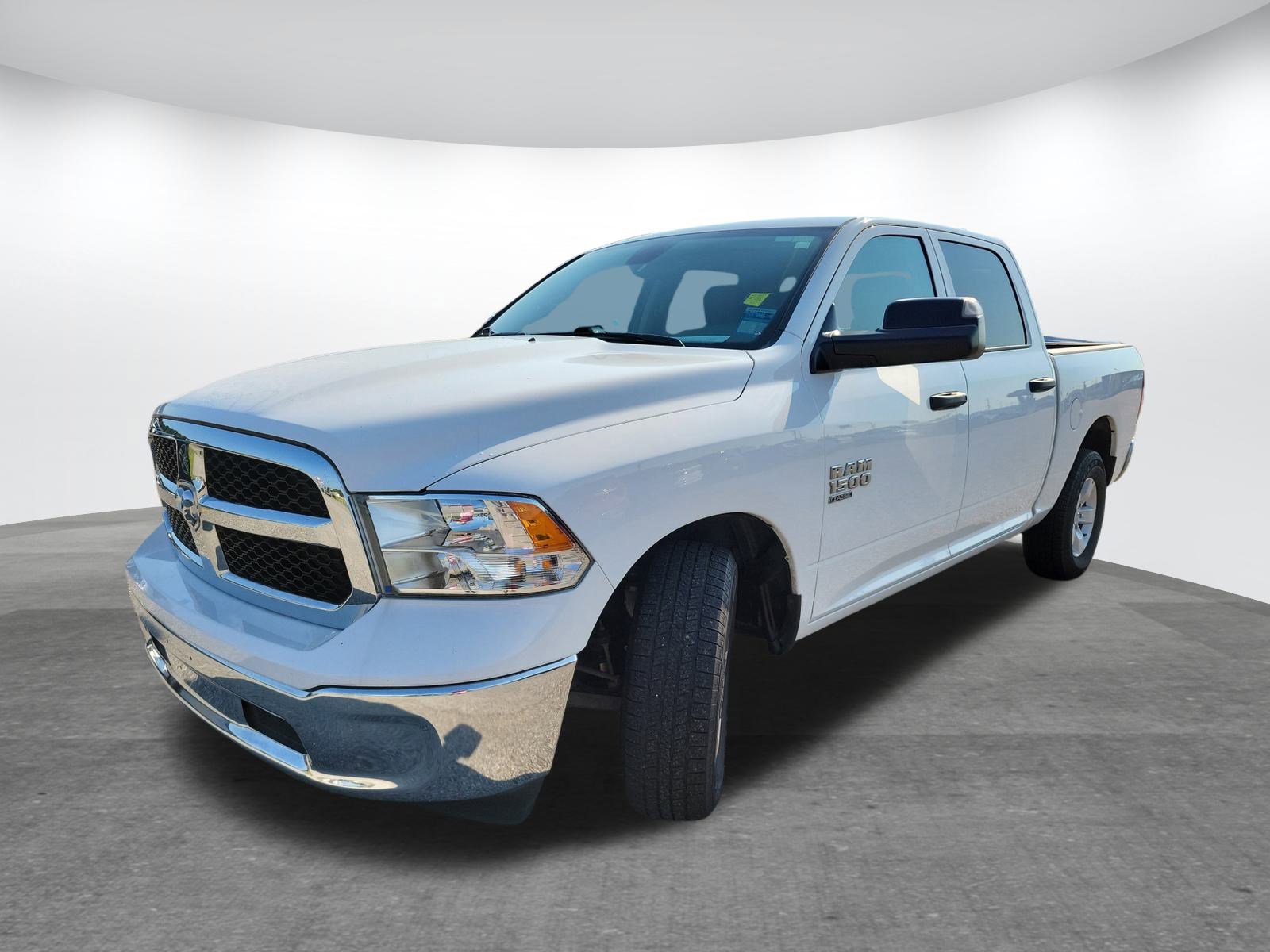 2023 Ram 1500 Classic SLT photo 3