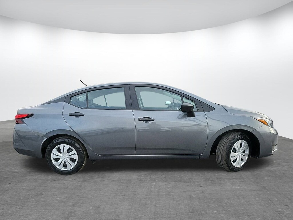 New 2025 Nissan Versa 1.6 S Sedan