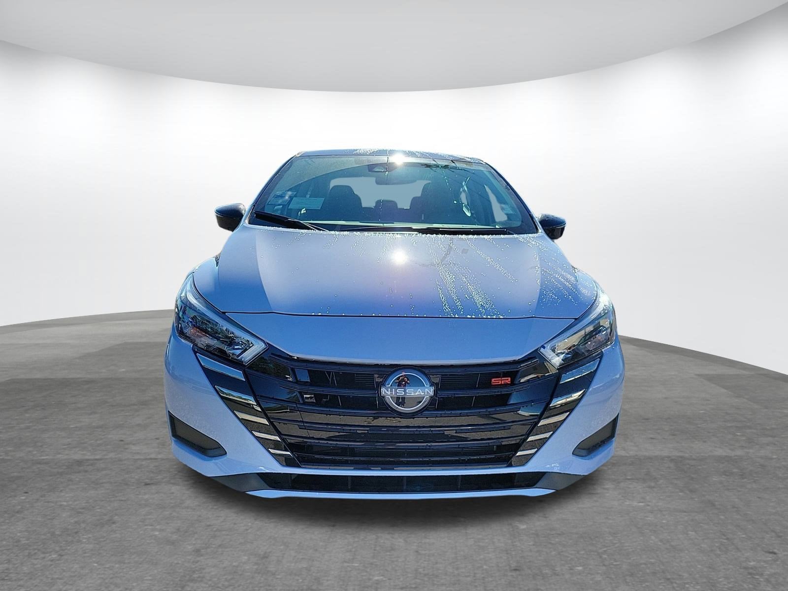 2025 Nissan Versa 1.6 SR photo 2