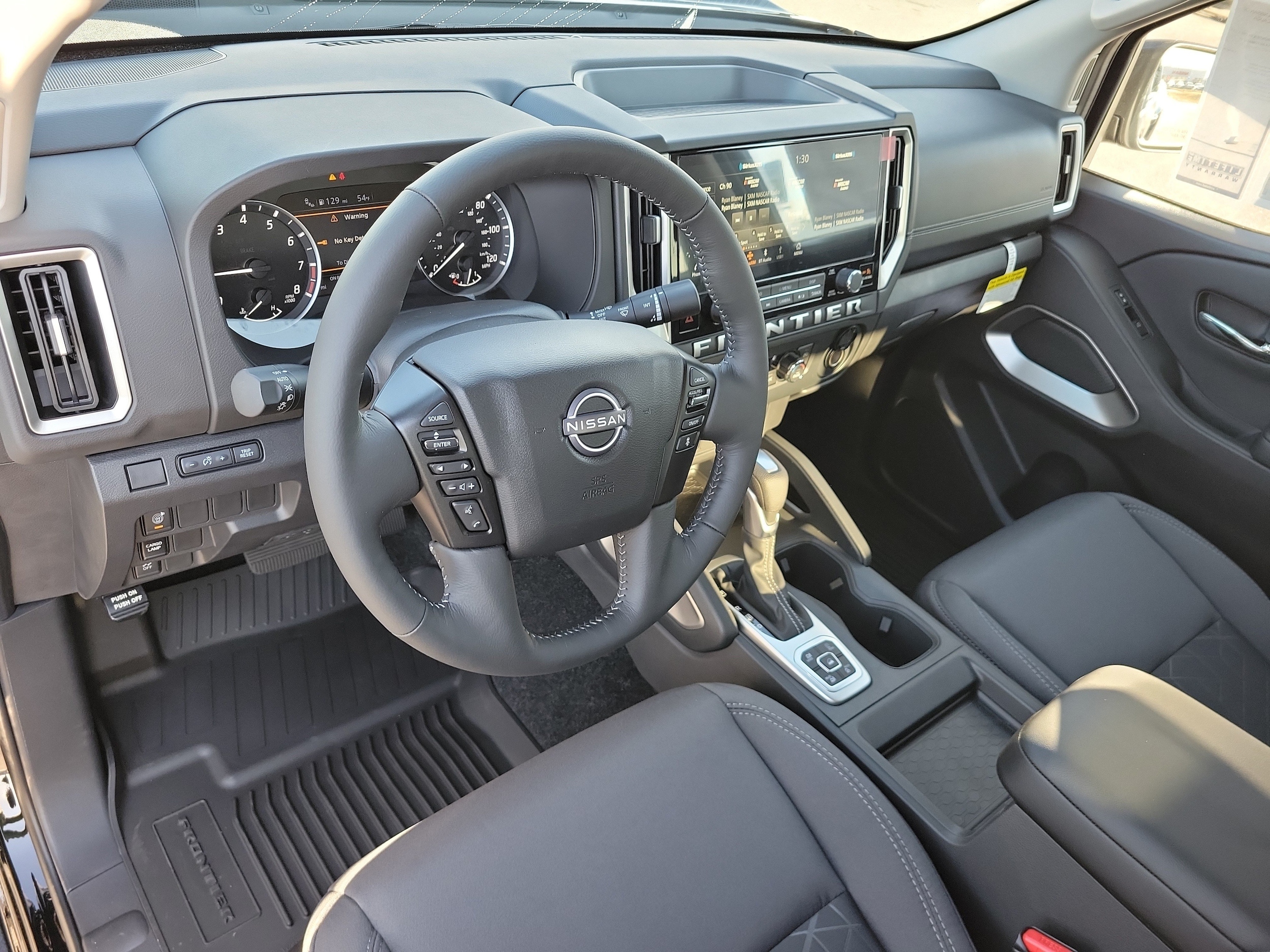 2026 Nissan Frontier SV - Photo 11
