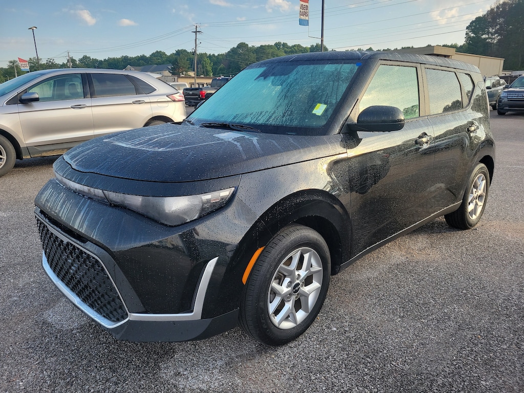 Used 2025 Kia Soul LX Hatchback