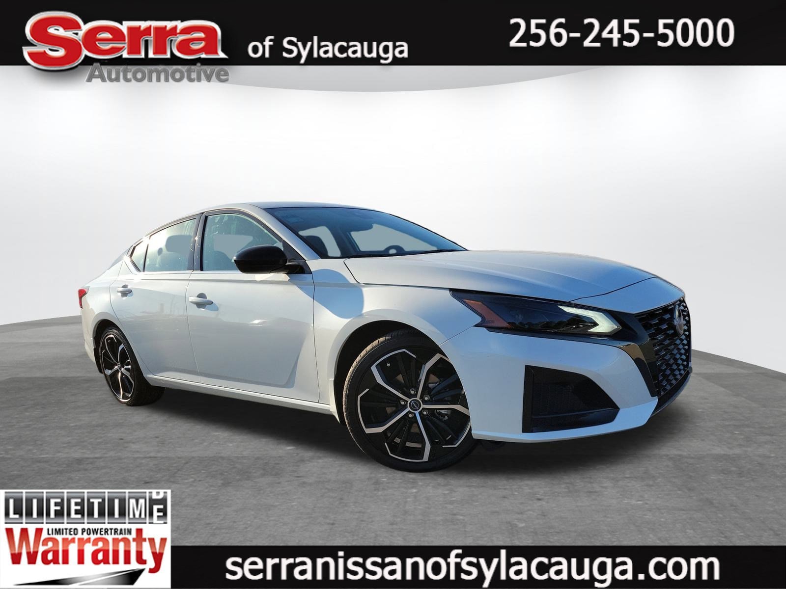 2025 Nissan Altima SR's photo