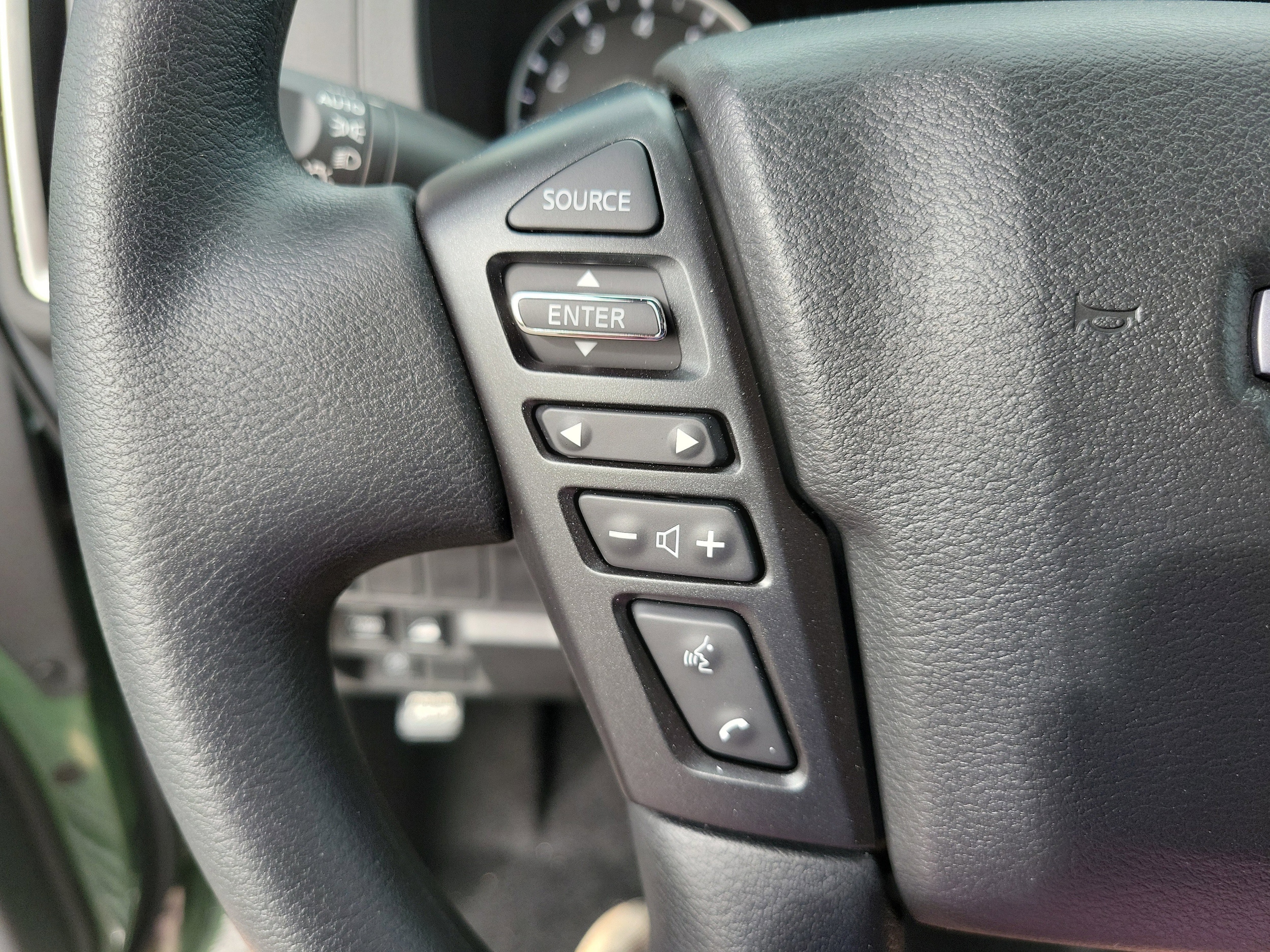 2025 Nissan Frontier SV - Photo 29