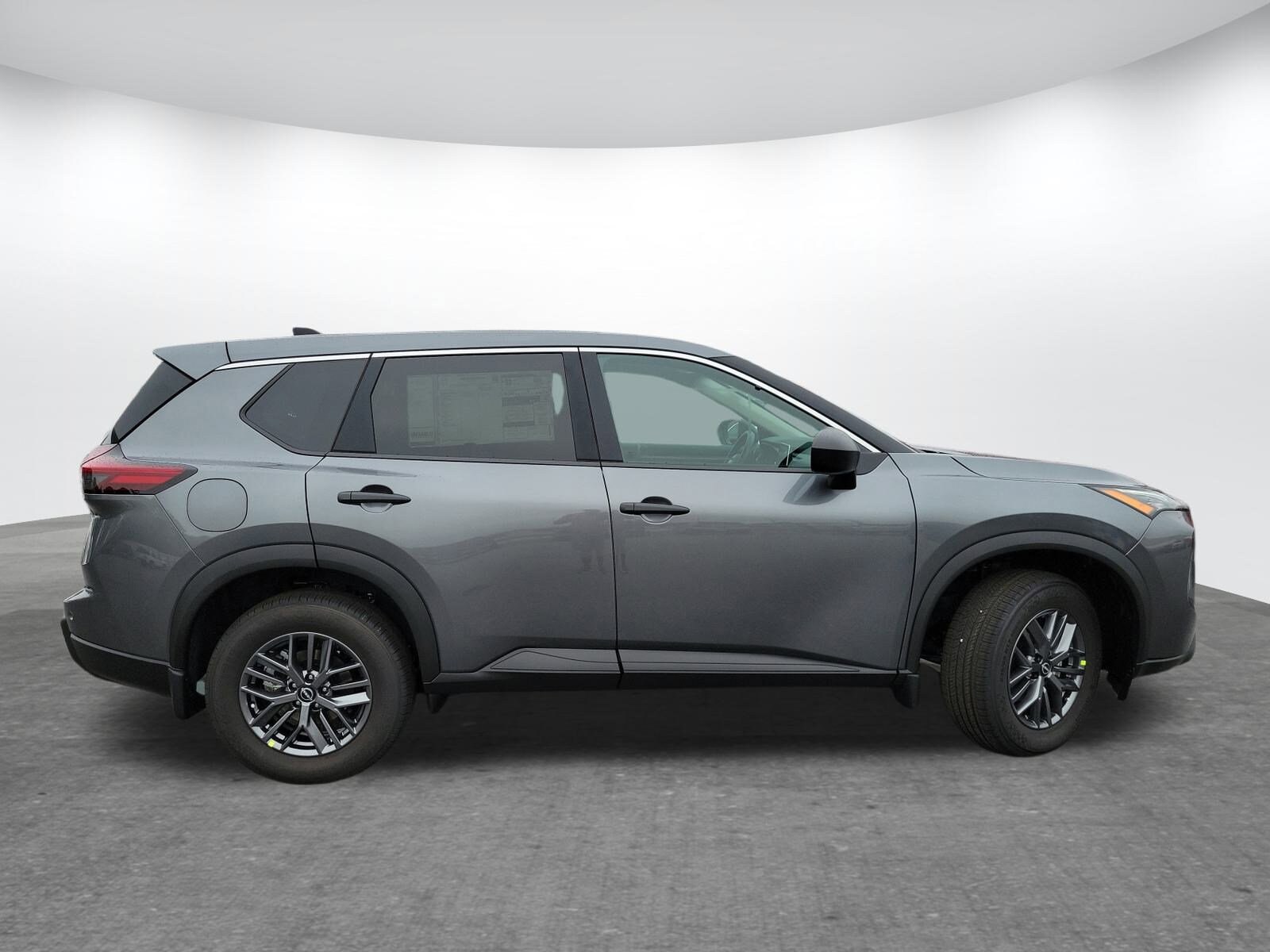 2026 Nissan Rogue S photo 3