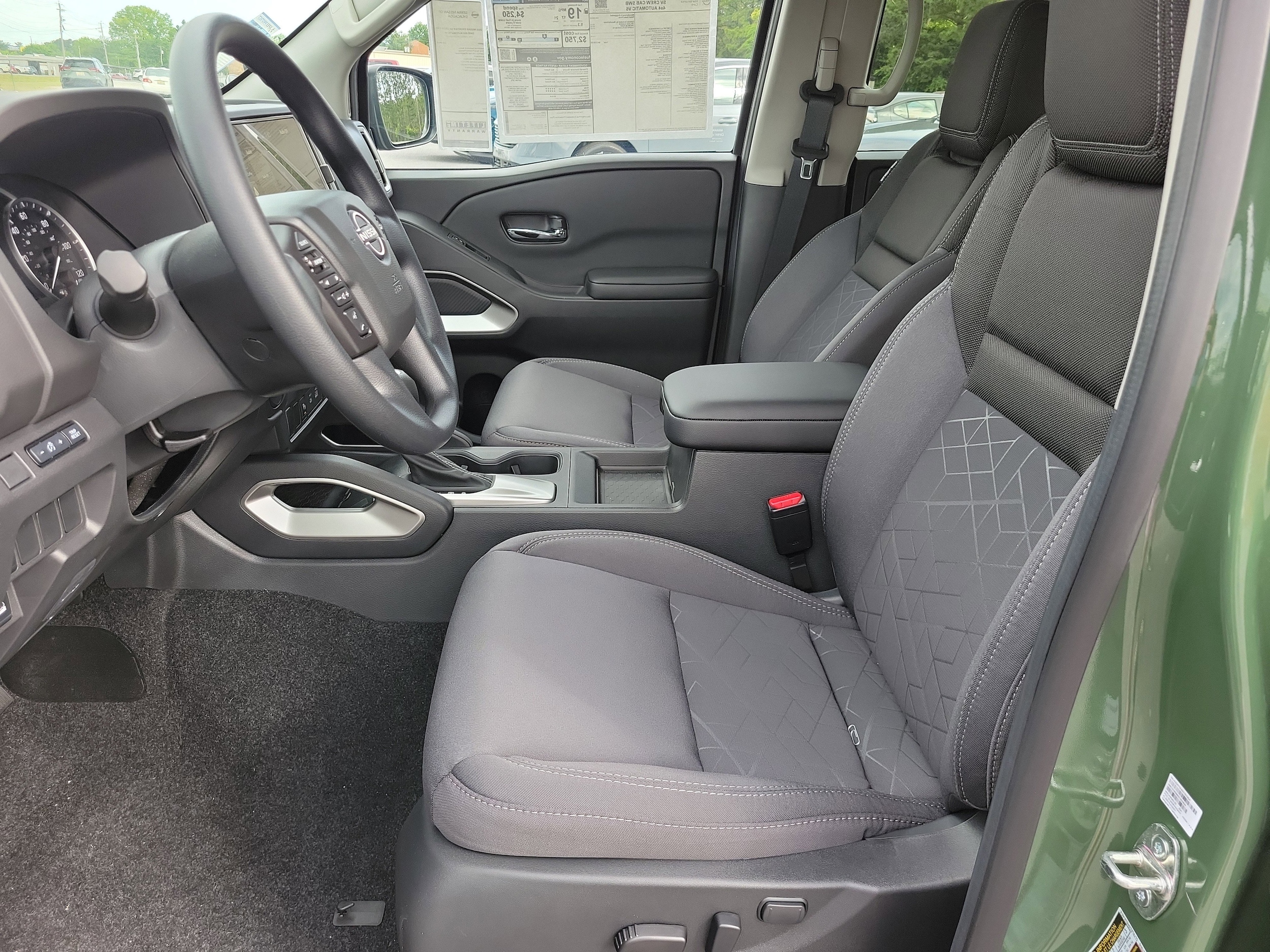 2025 Nissan Frontier SV - Photo 12