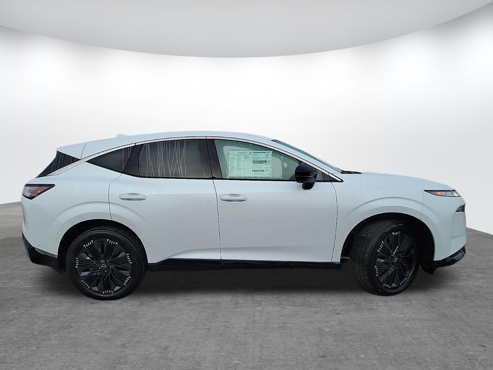 2025 Nissan Murano Platinum photo 2