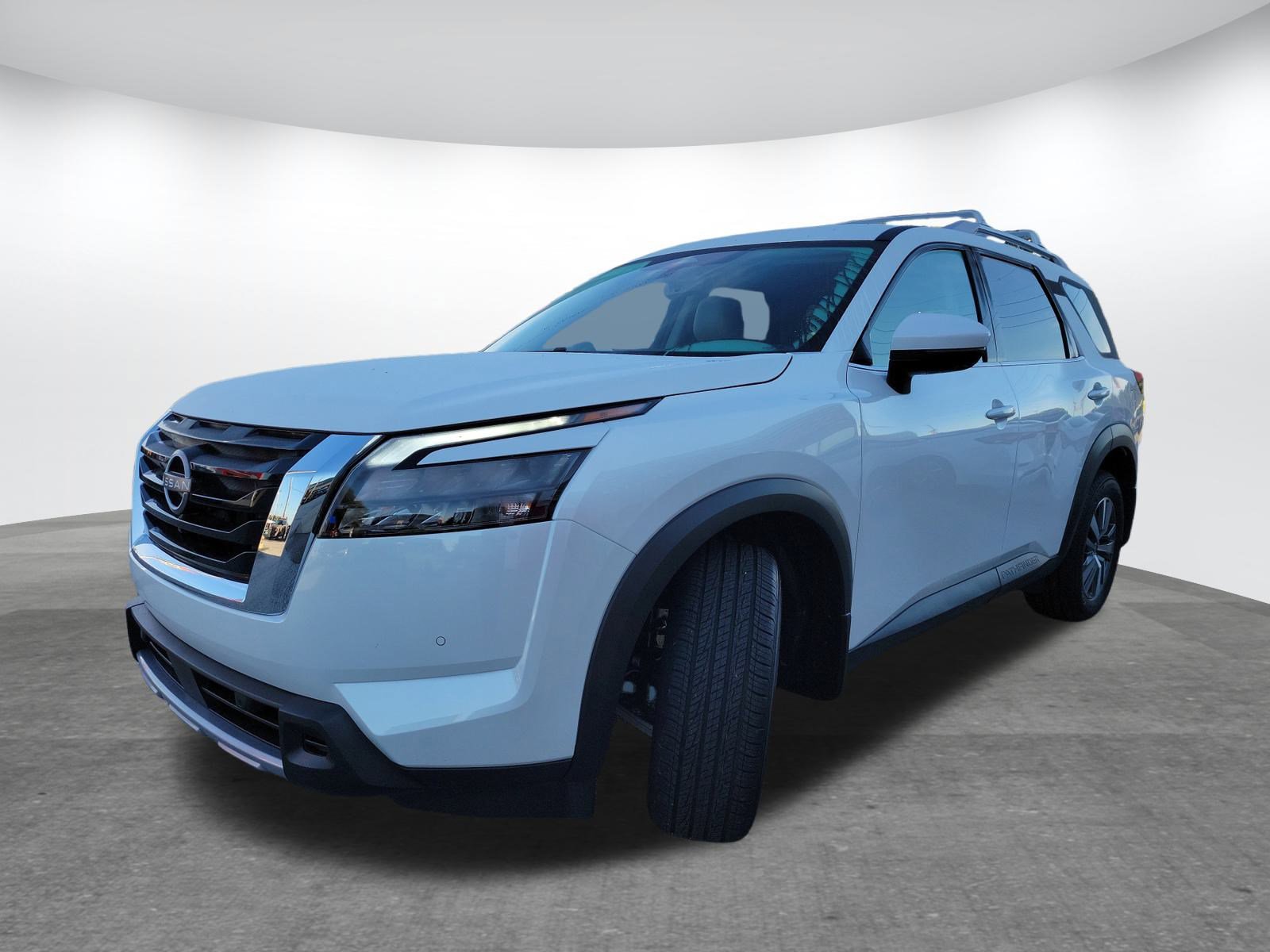 2025 Nissan Pathfinder SL photo 3