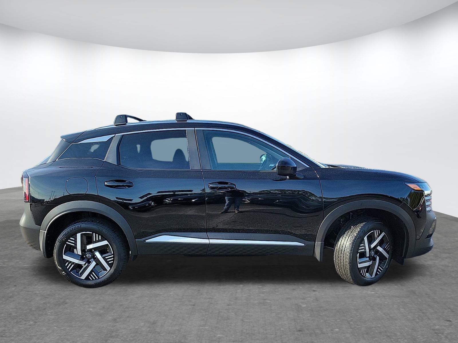 2025 Nissan Kicks SV photo 4