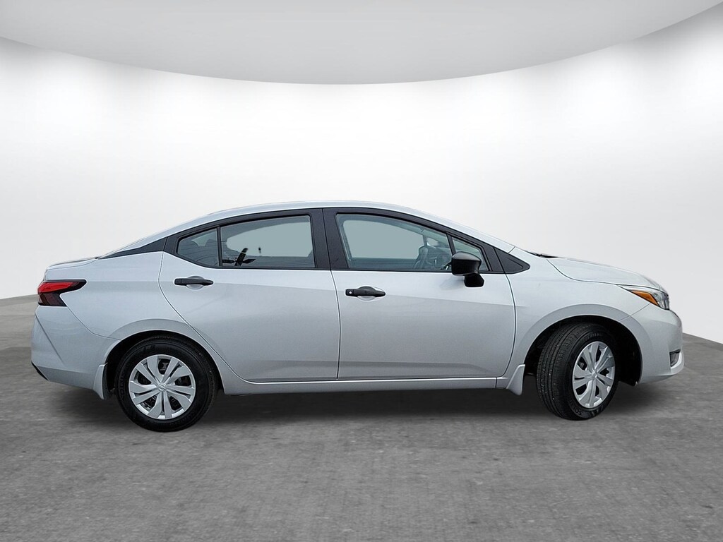 New 2025 Nissan Versa 1.6 S Sedan