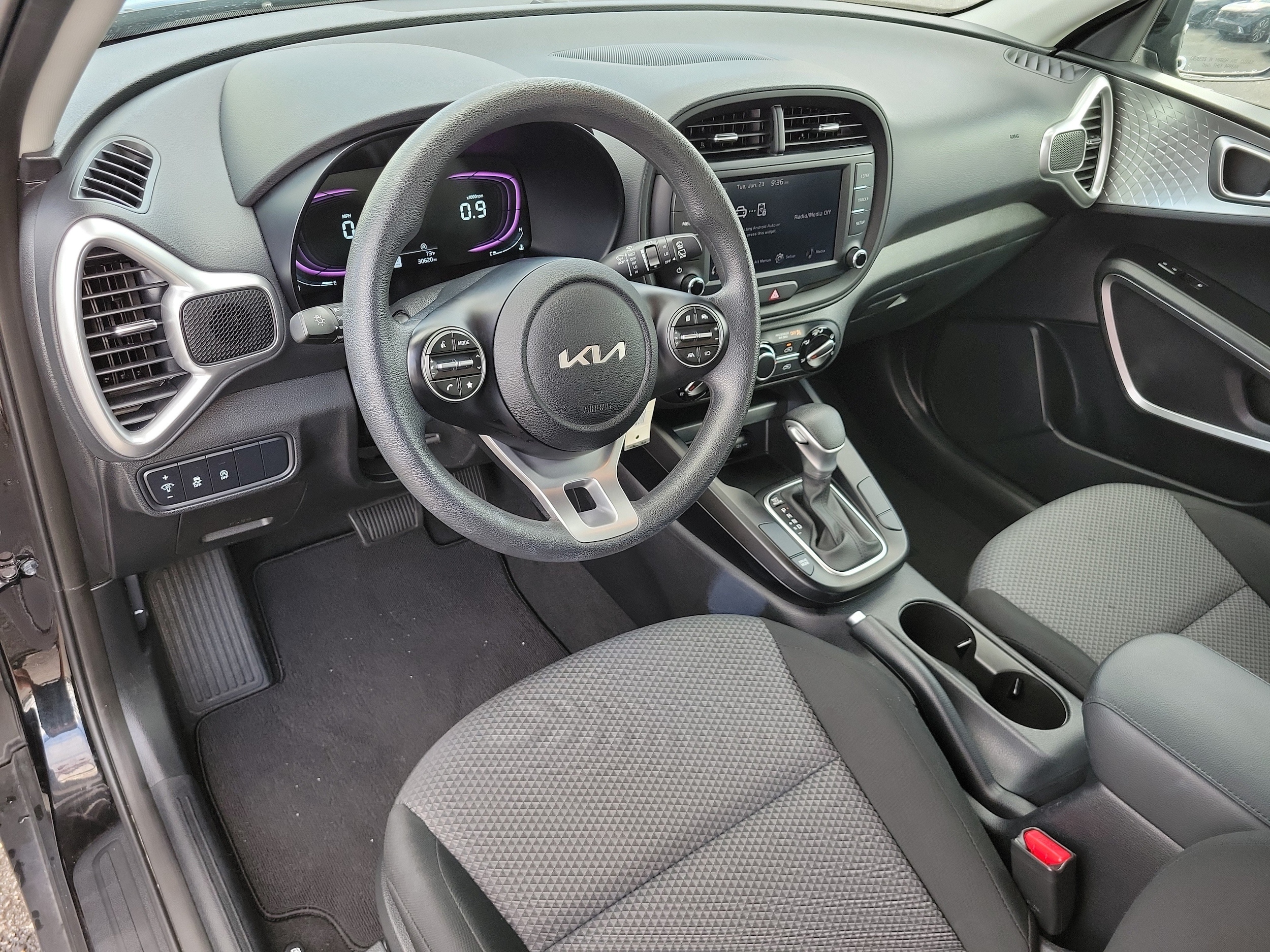 2025 Kia Soul LX - Photo 8