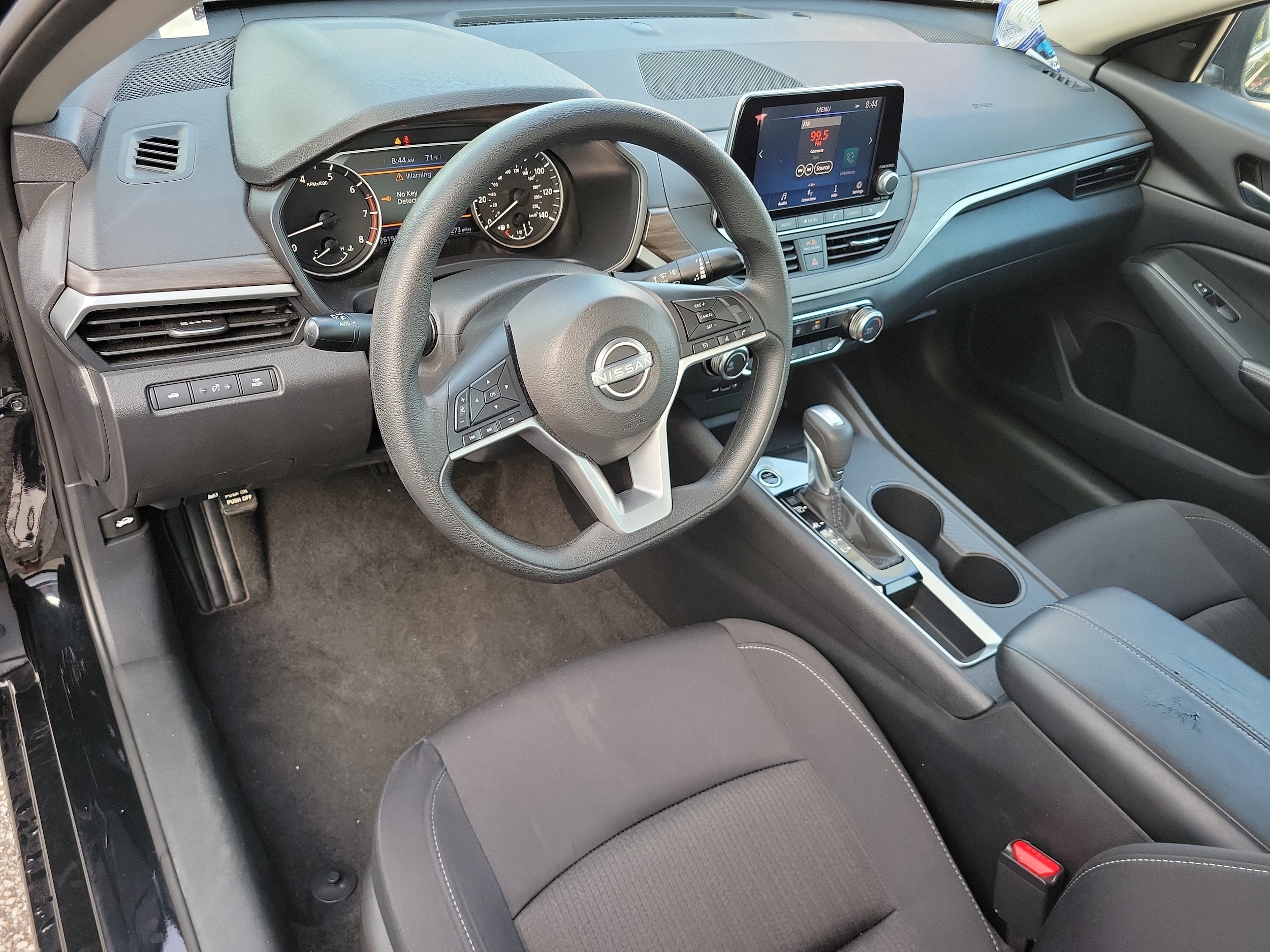 2025 Nissan Altima SV - Photo 8